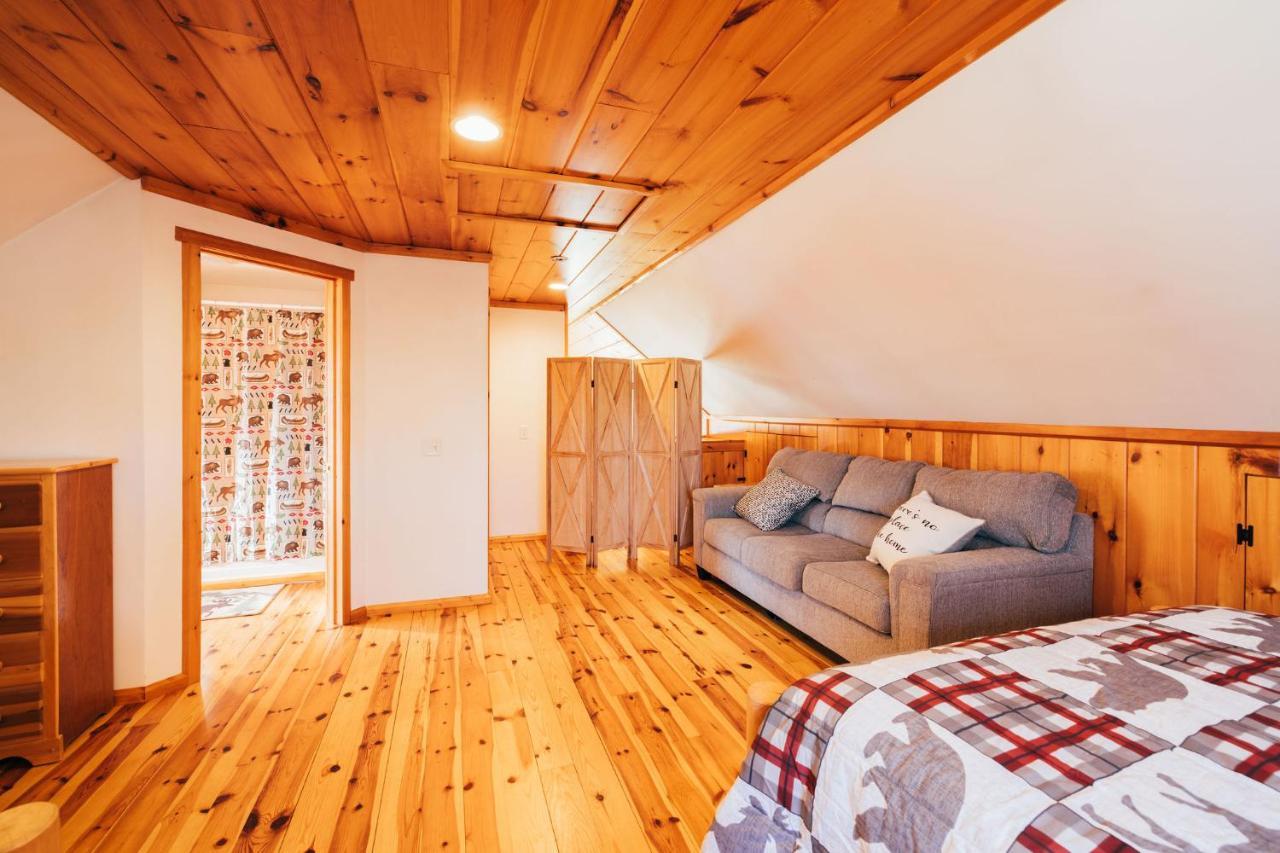 Ski Chalet W-Hot Tub, Only 3 Min To Sunday River Ski Lifts! Bethel Luaran gambar