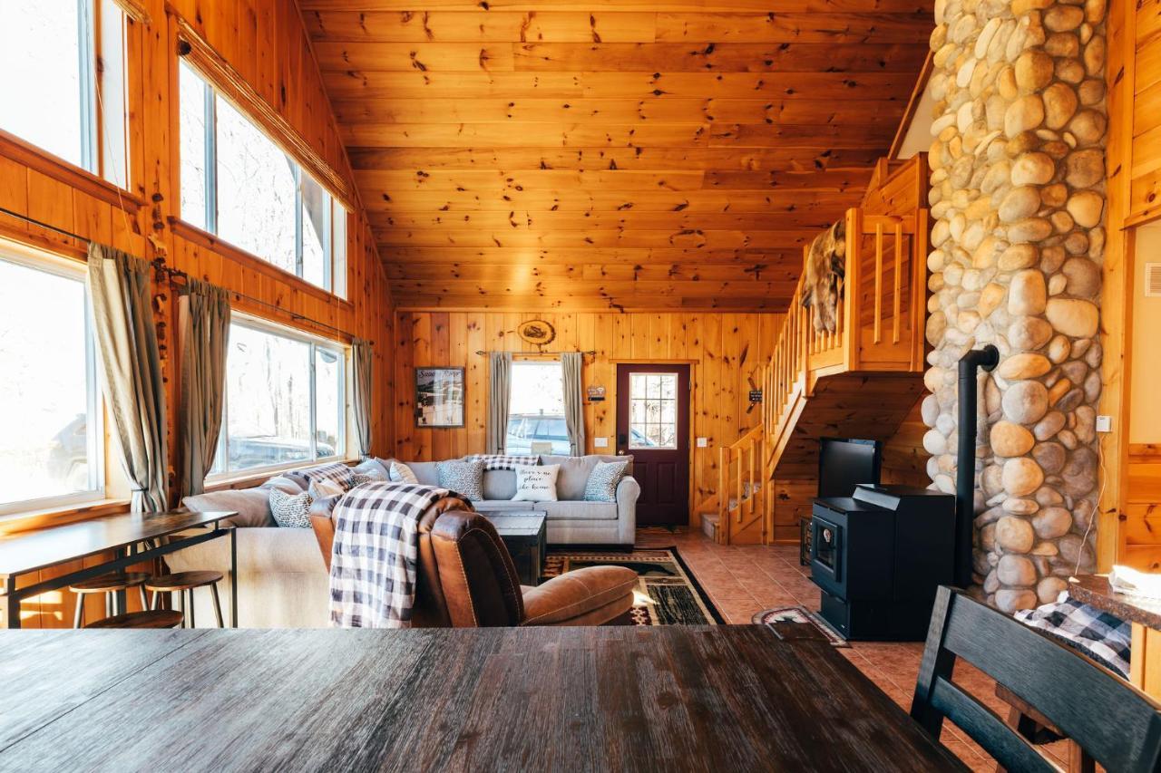 Ski Chalet W-Hot Tub, Only 3 Min To Sunday River Ski Lifts! Bethel Luaran gambar