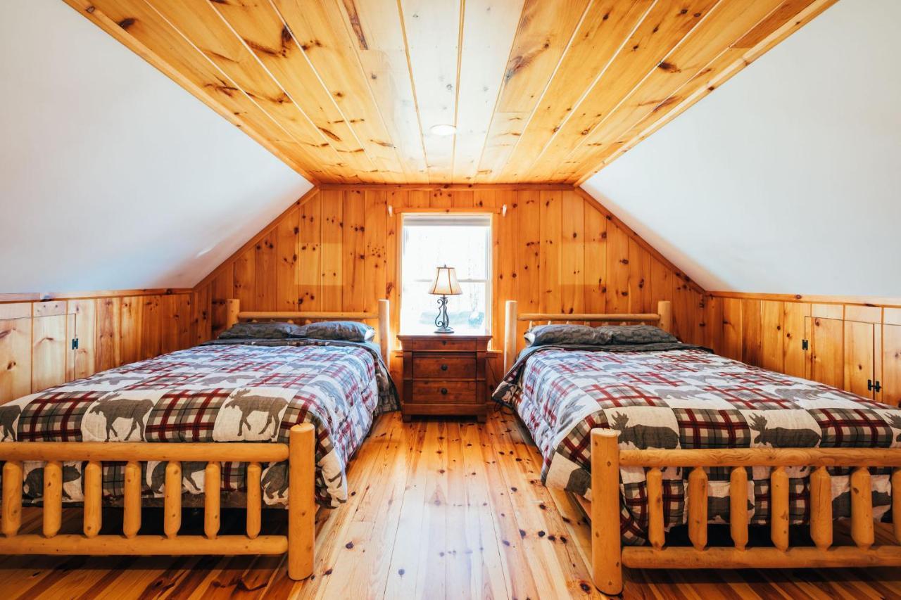 Ski Chalet W-Hot Tub, Only 3 Min To Sunday River Ski Lifts! Bethel Luaran gambar