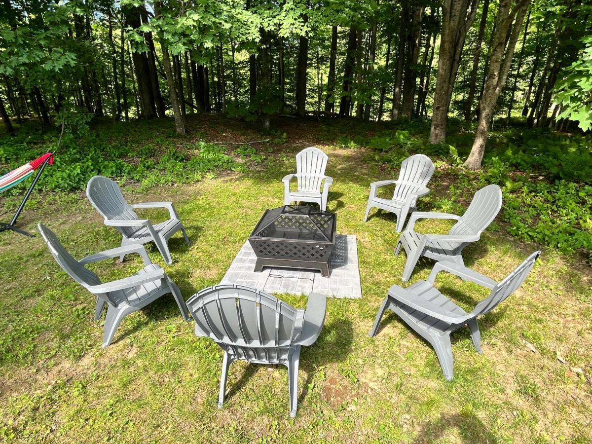 Ski Chalet W-Hot Tub, Only 3 Min To Sunday River Ski Lifts! Bethel Luaran gambar