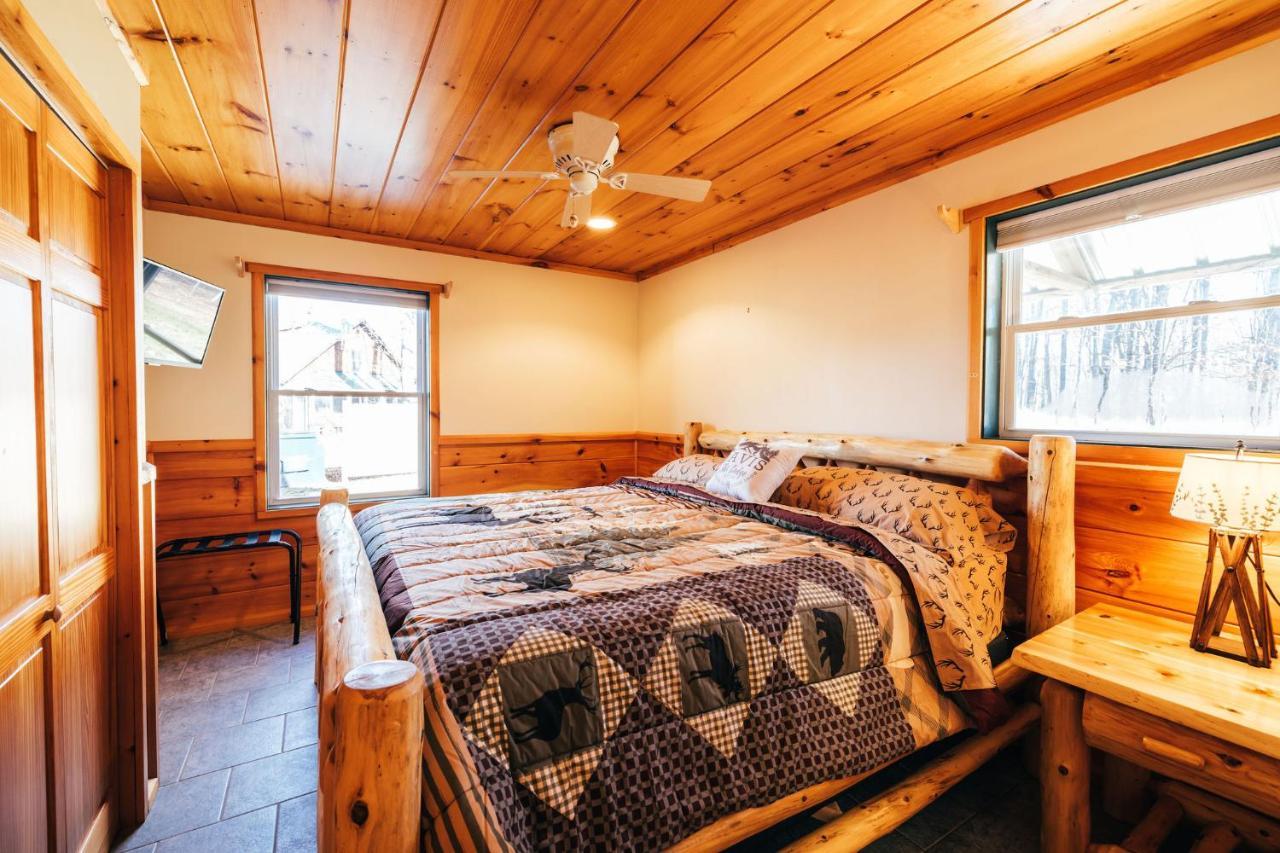 Ski Chalet W-Hot Tub, Only 3 Min To Sunday River Ski Lifts! Bethel Luaran gambar