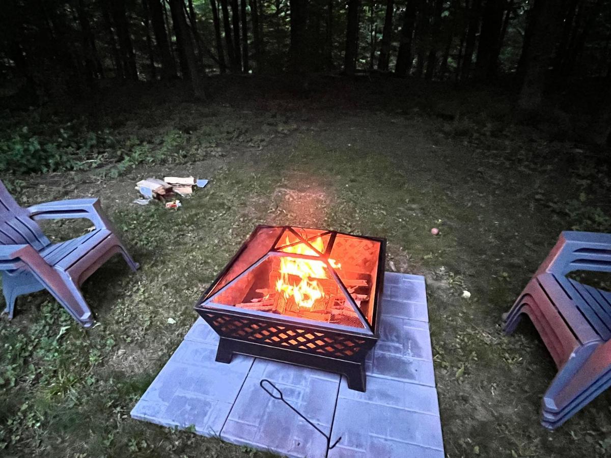 Ski Chalet W-Hot Tub, Only 3 Min To Sunday River Ski Lifts! Bethel Luaran gambar