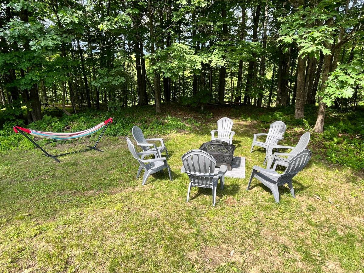 Ski Chalet W-Hot Tub, Only 3 Min To Sunday River Ski Lifts! Bethel Luaran gambar